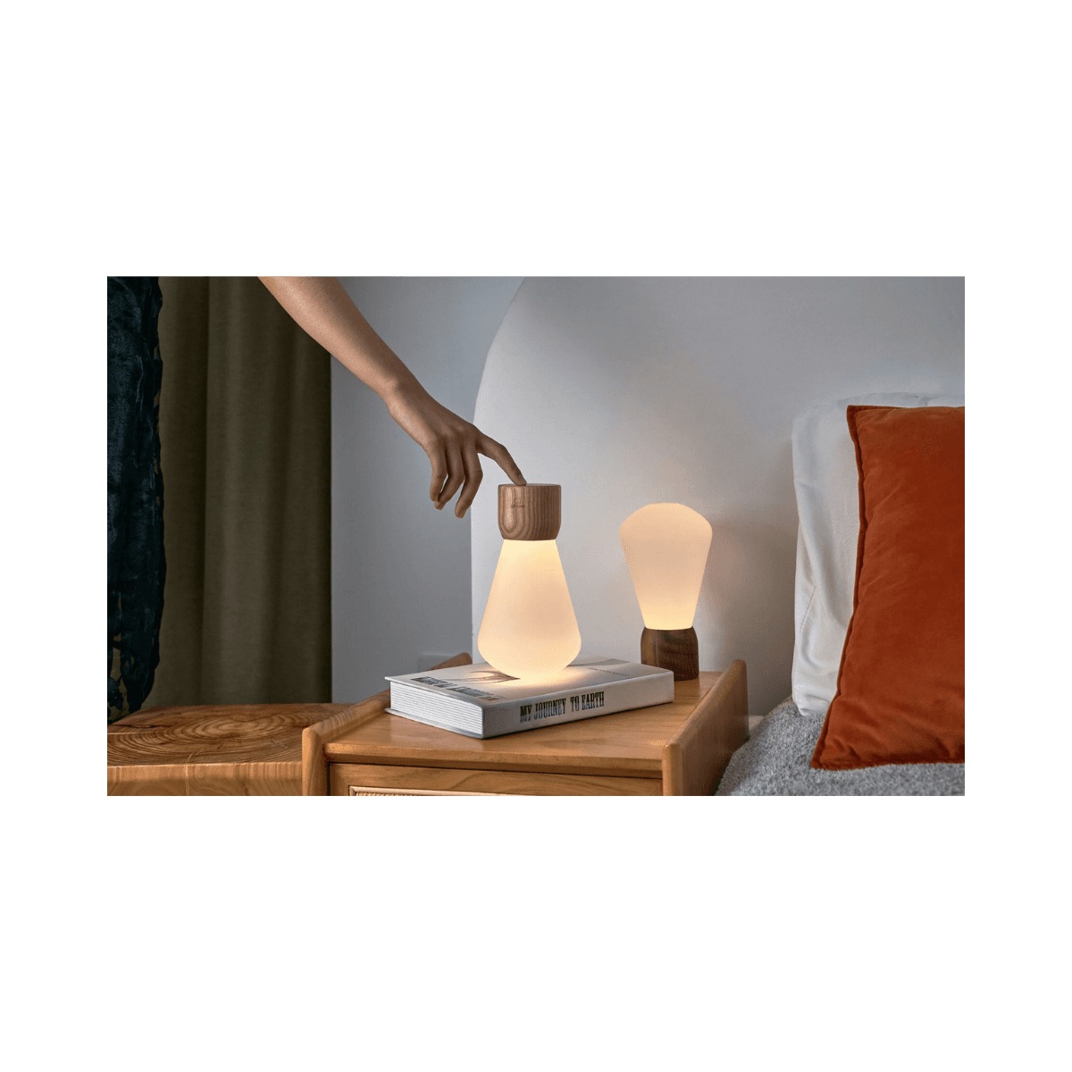 Licht Pentagon Desk Bulb Large Walnut