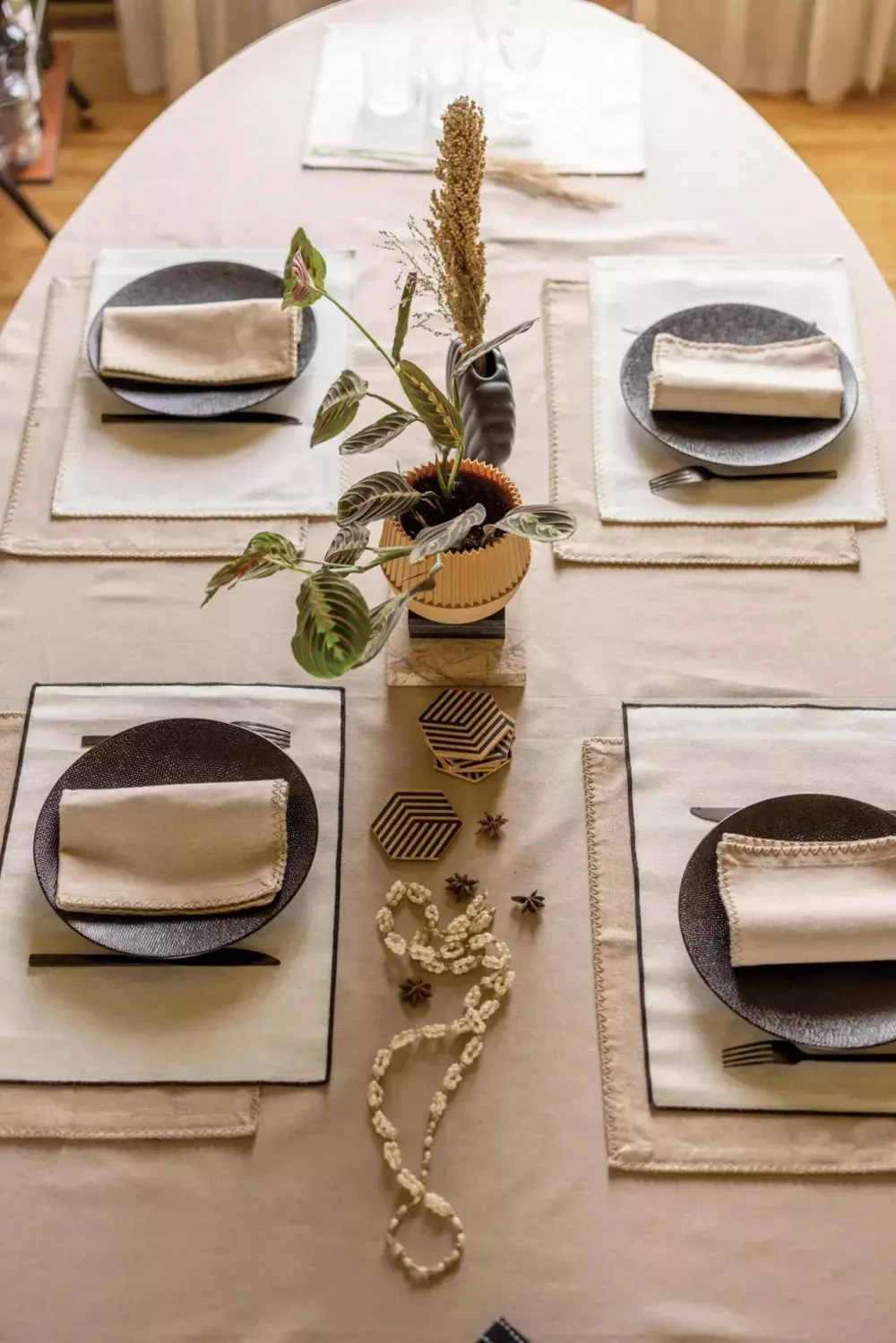 Tafelkleed Delia Naturel 170 x 300