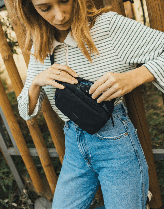 Bananenzak Reef Crossbody - Stripes Black