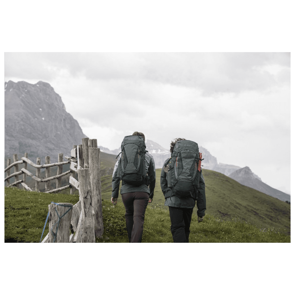 Asymmetric trekkingrugzak - 38L + 8 - Groen
